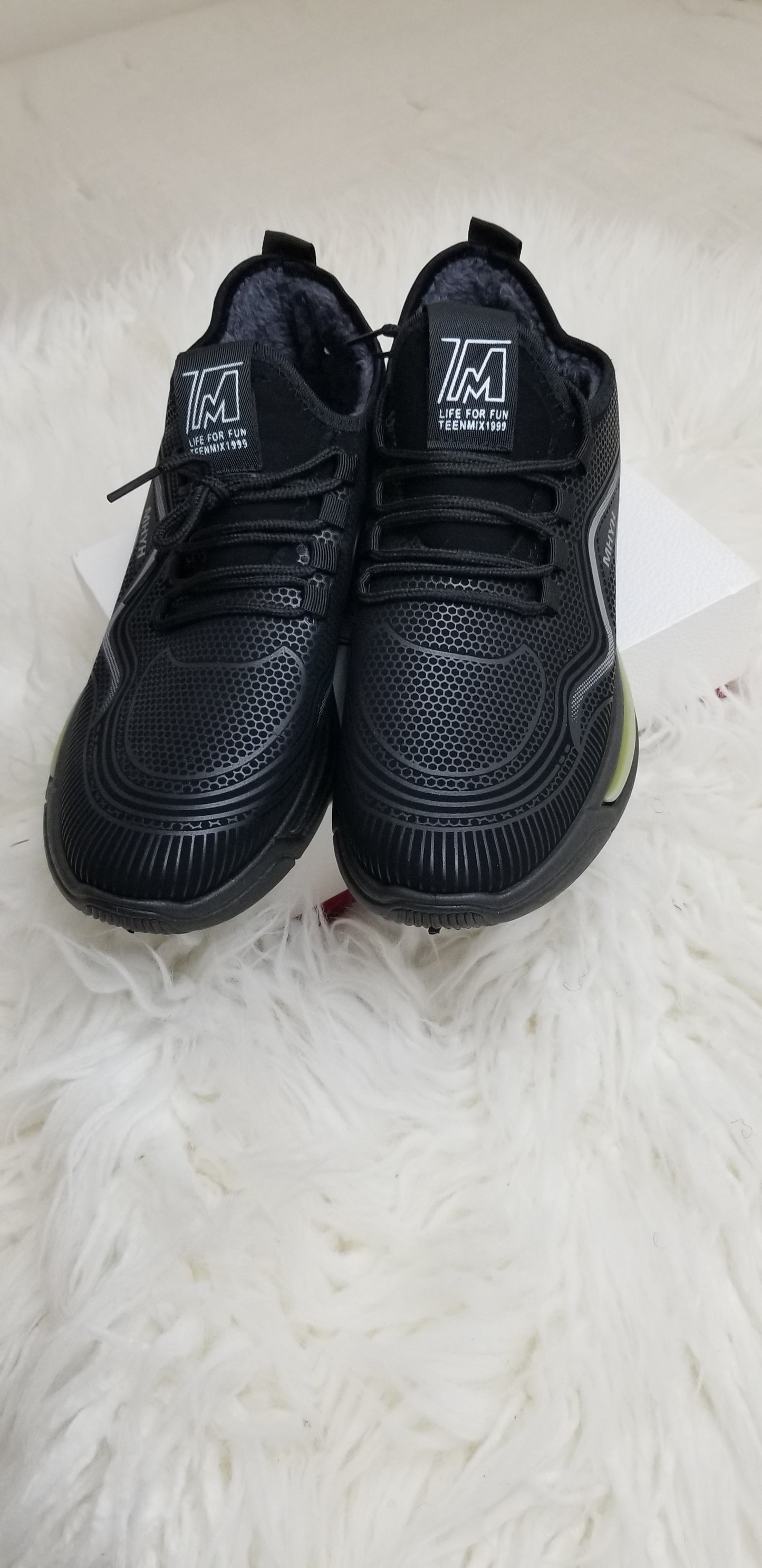Men’s Black Canvas Sneakers