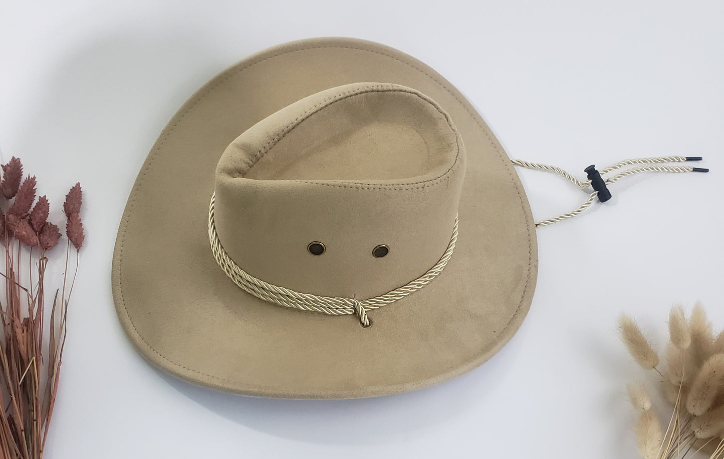Classic Western Cowboy Hat – Tan – Old Stock (Good Condition)