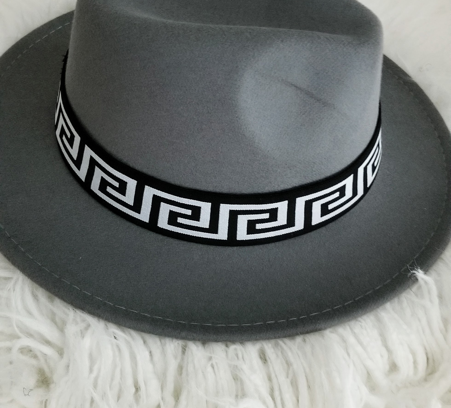 Luxury Unisex Fedora Hat – Classic Style
