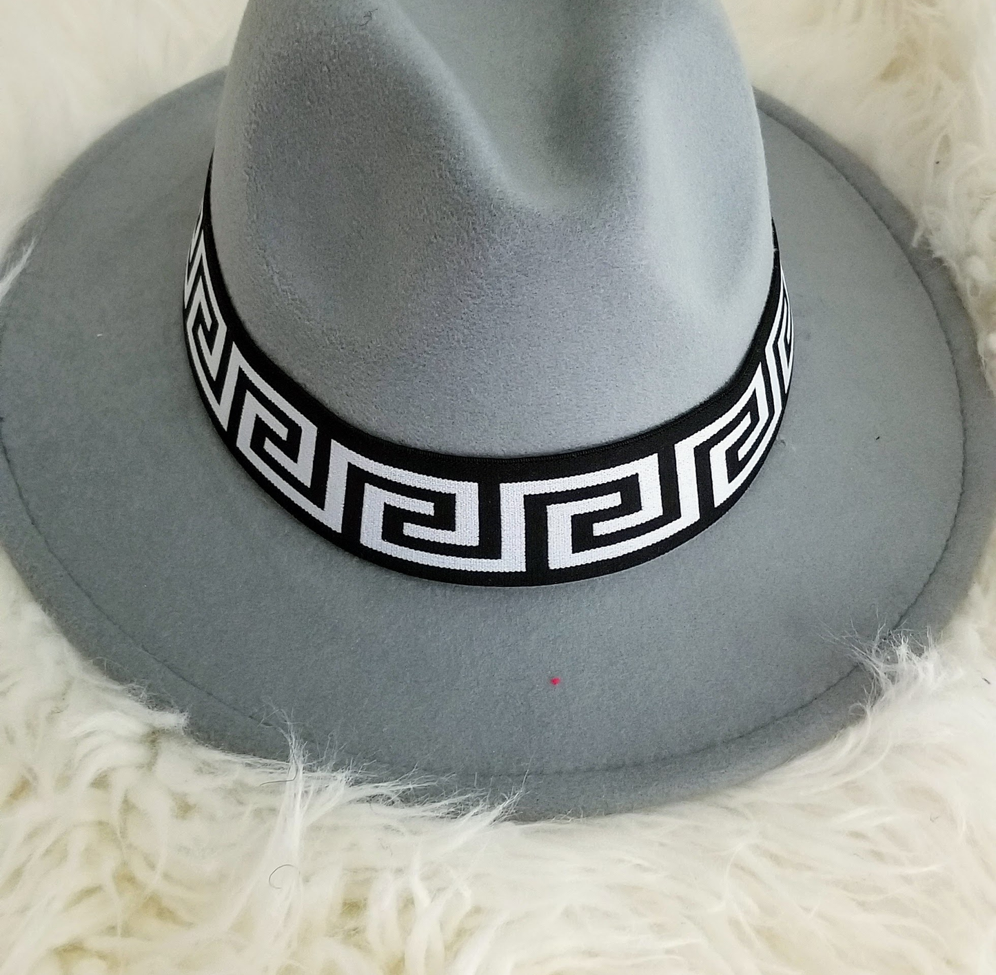 Luxury Unisex Fedora Hat – Classic Style