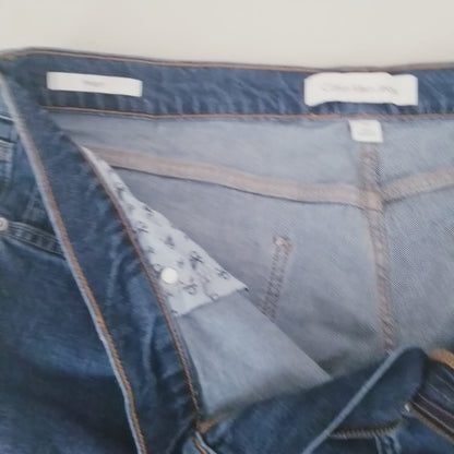 Calvin Klein Denim Shorts – Classic Blue Frayed Hem Premium Fit