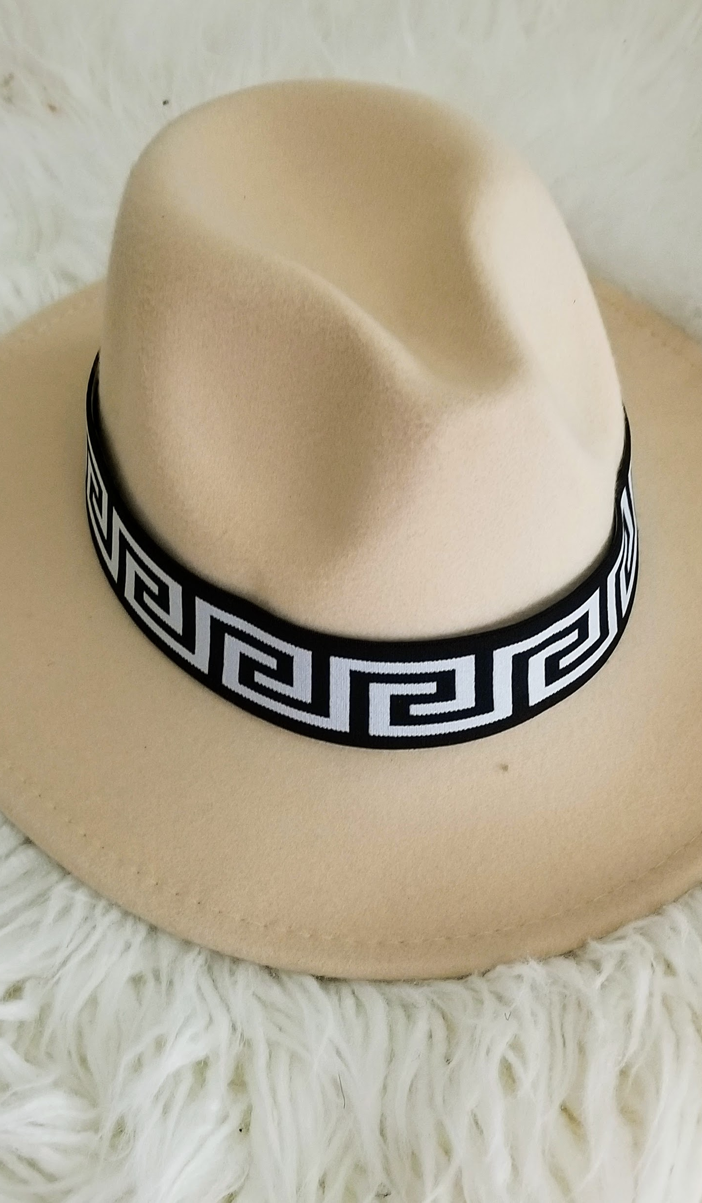 Luxury Unisex Fedora Hat – Classic Style
